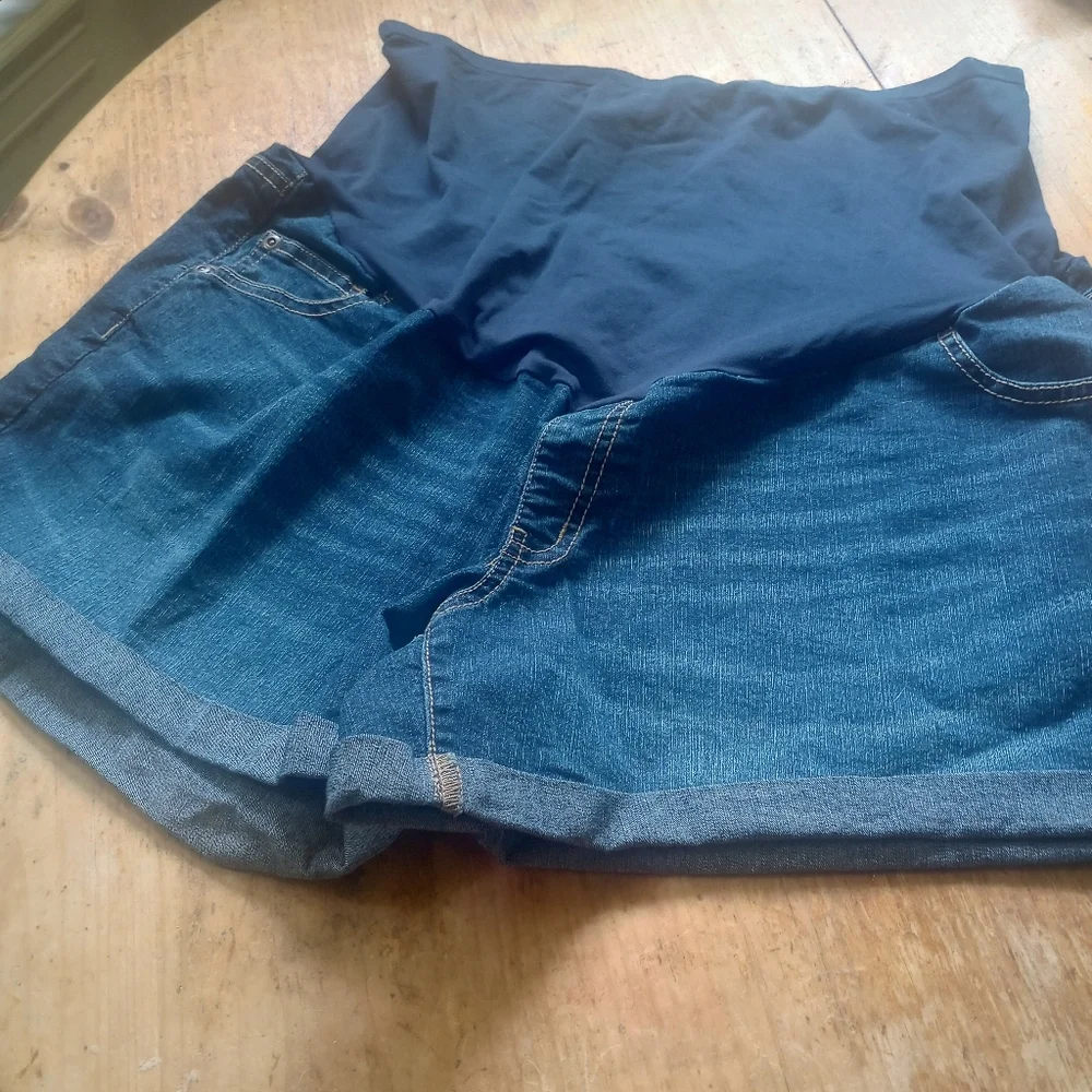 Time and Tru Blue Denim Jean Shorts Relaxed Fit